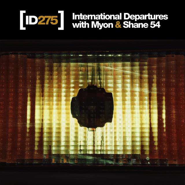 File:2015-04-23 - Myon & Shane 54 - International Departures 275.jpg