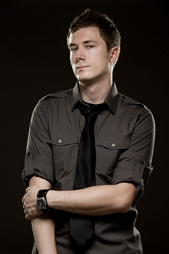 File:Dustin Zahn - press 2009 -3.jpg