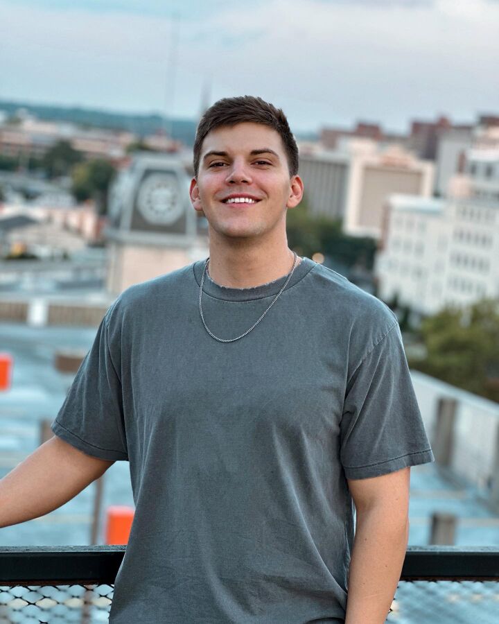 File:Jake Bleu.jpg