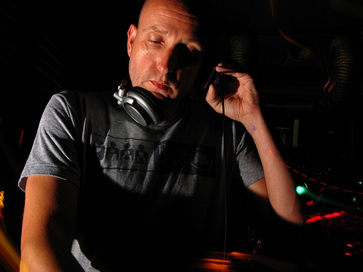 File:Serge - press 4.jpg