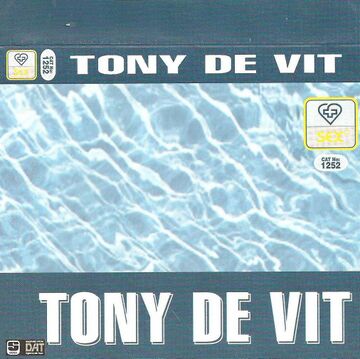 Sex (1252) - Tony De Vit fr.jpg