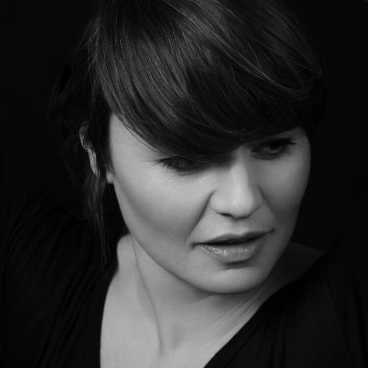 File:Steffi - press 3.jpg